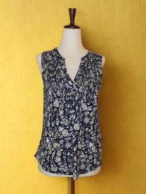 Lucky Brand Floral Pintuck Sleeveless Blouse Split V-Neck Size Small